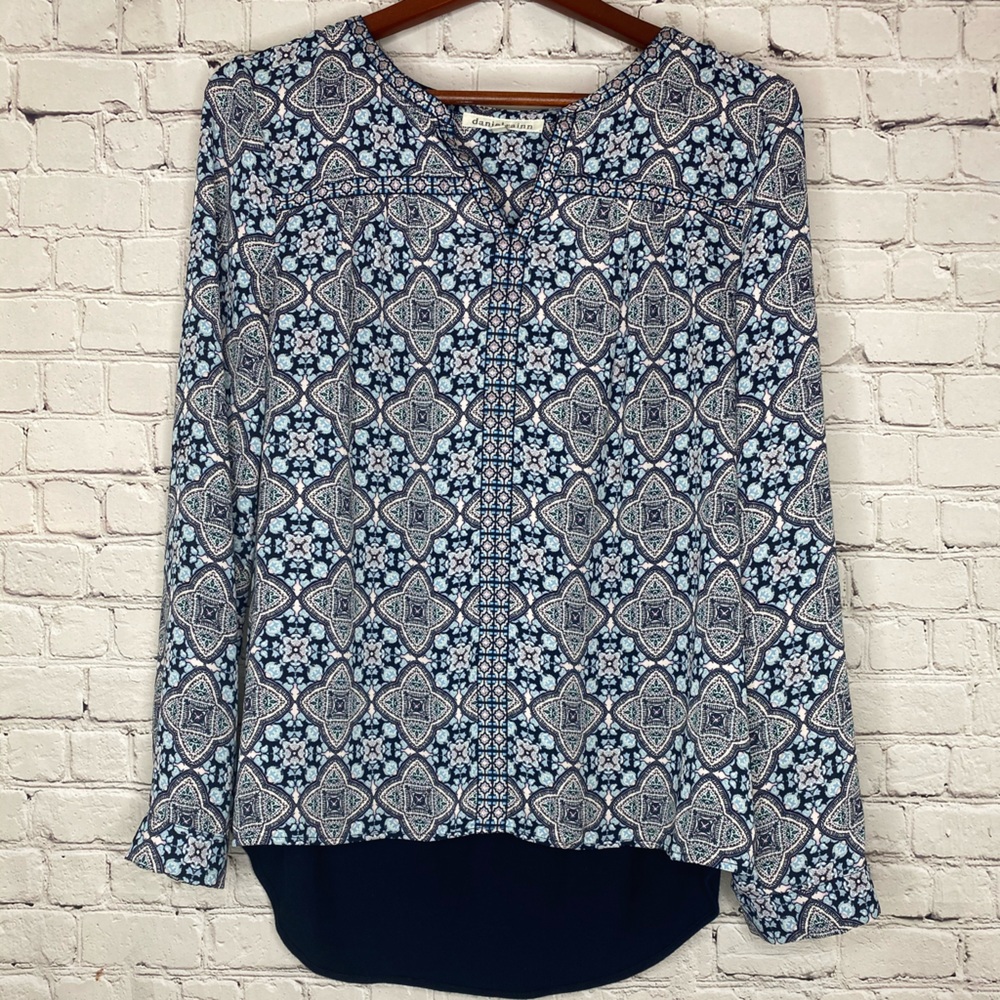 Daniel Rainn Women’s Blue Long Sleeve Top Small